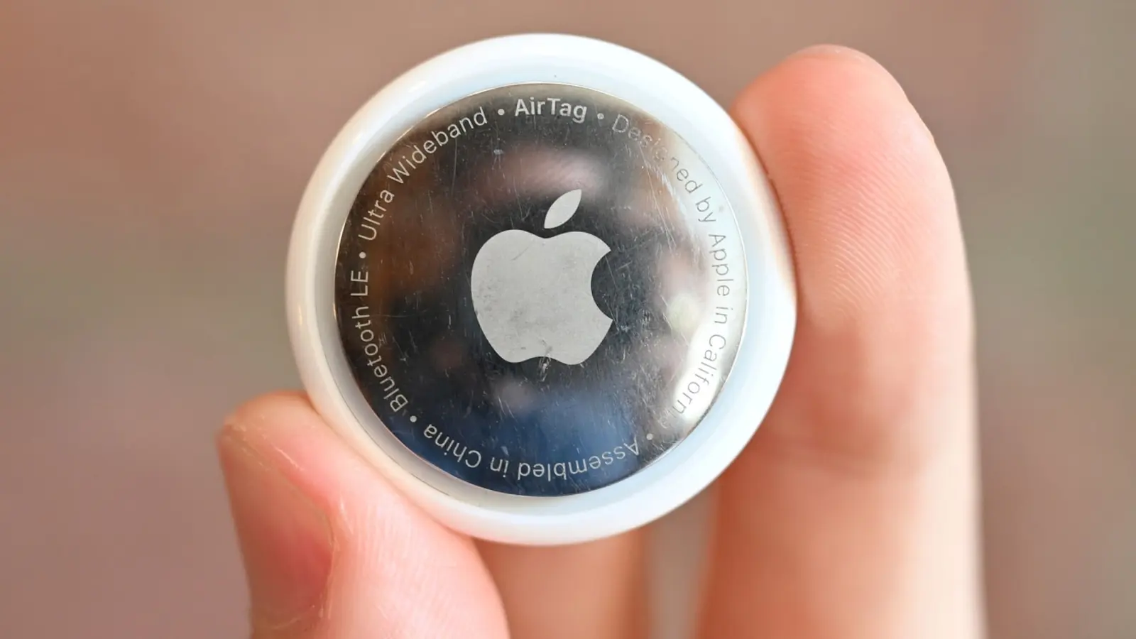 Apple keskeytti AirTagin kokoisen tekoälylaitteen kehityksen