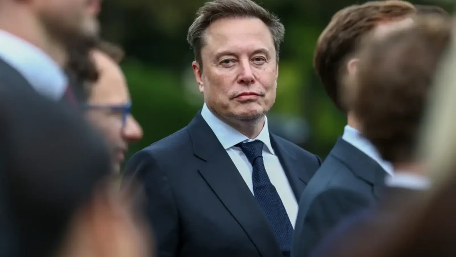 Elon Muskin varallisuus jälleen yli biljoonan dollarin