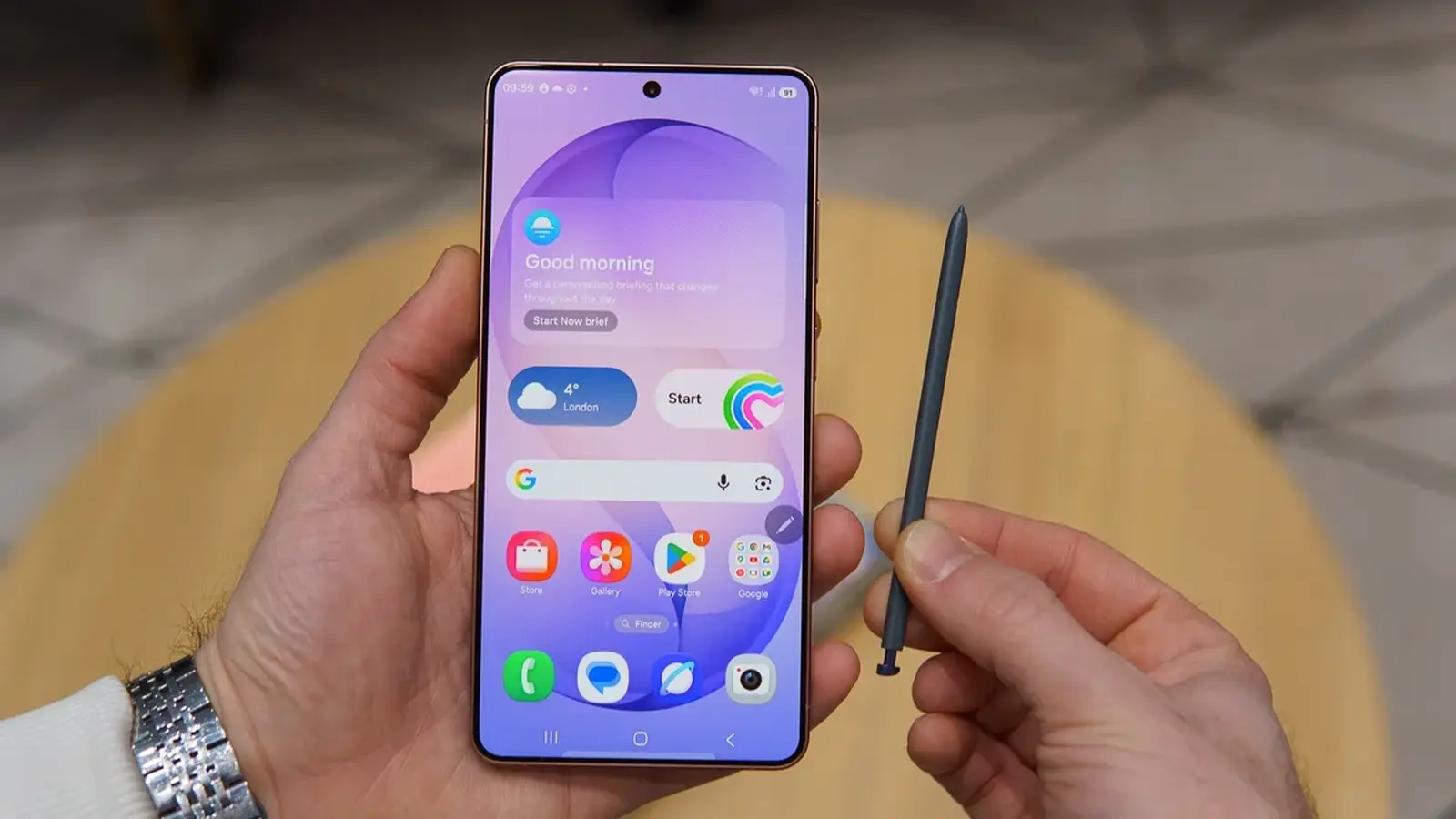 Vuoto paljastaa: Galaxy S27 Ultran etupuoli lähes identtinen