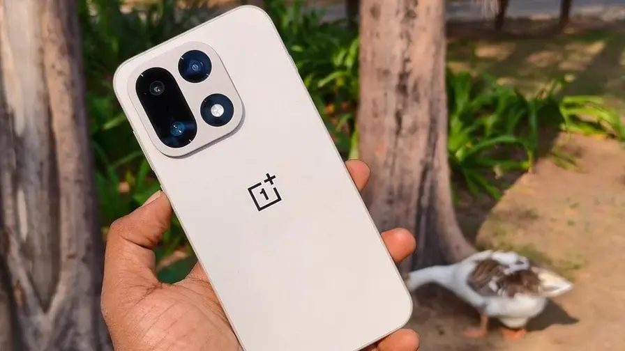OnePlus 16: 165 Hz näyttö ja ColorOS 17, julkaisuvihje